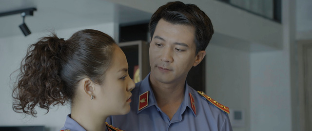 Phim Người Vợ Tốt của Việt Anh bất ngờ đổi tên, Hồng Diễm hóa luật sư minh oan cho người chồng phản bội - 4