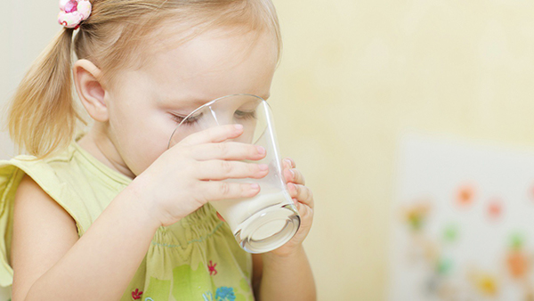 Sữa tươi thanh trùng hỗ trợ người dùng phát triển thể lực, giúp cơ thể khỏe mạnh hơn