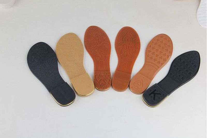 Chất liệu eva thường được sản xuất để chế tạo đế giày